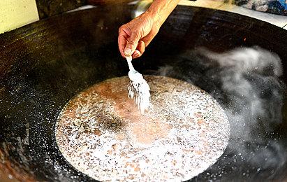 《生化危机4：重制版》细节介绍：新增潜行、十字弩